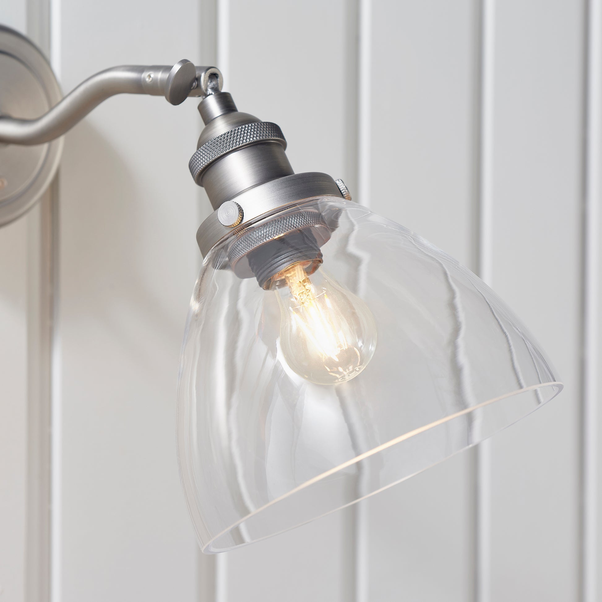 Hansen Wall Light