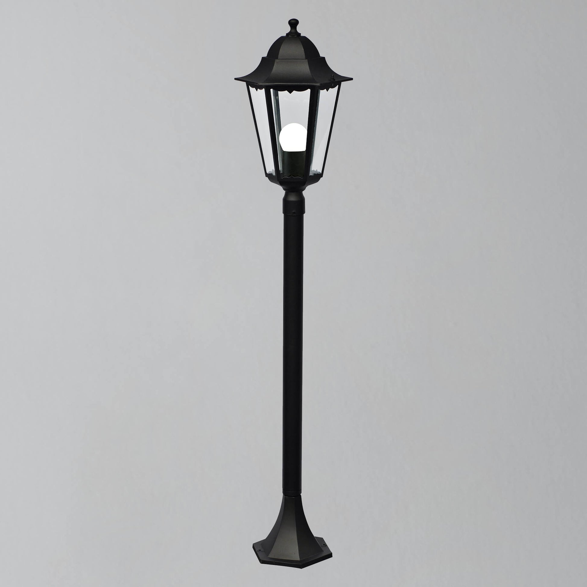 Cardiff Traditional Post Light, Black