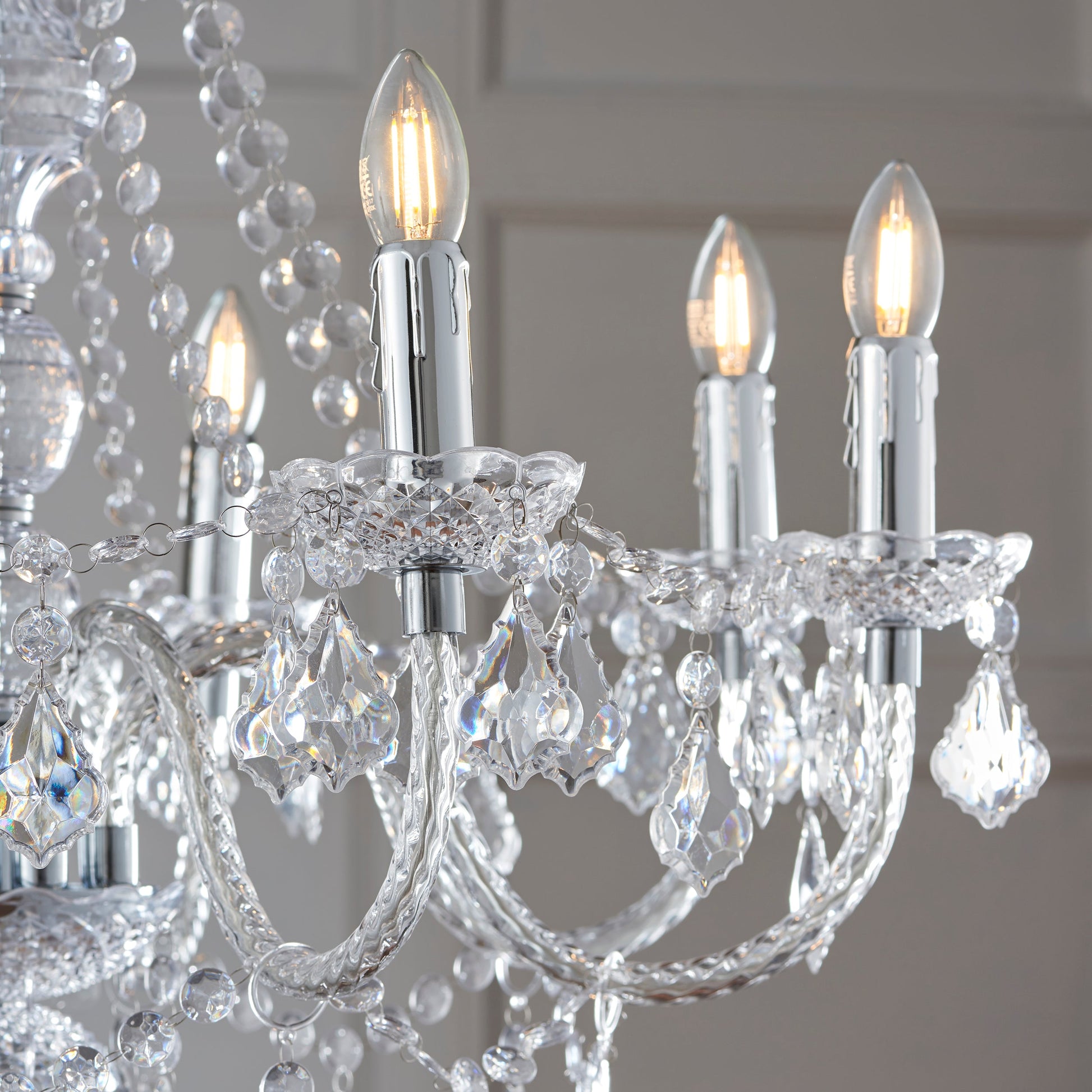 Clarence 8-Light Pendant Chandelier