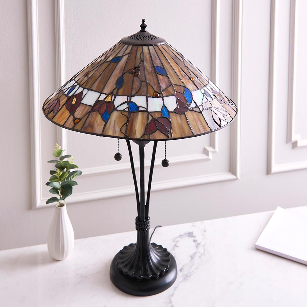 Bernwood Medium Tiffany Table Lamp