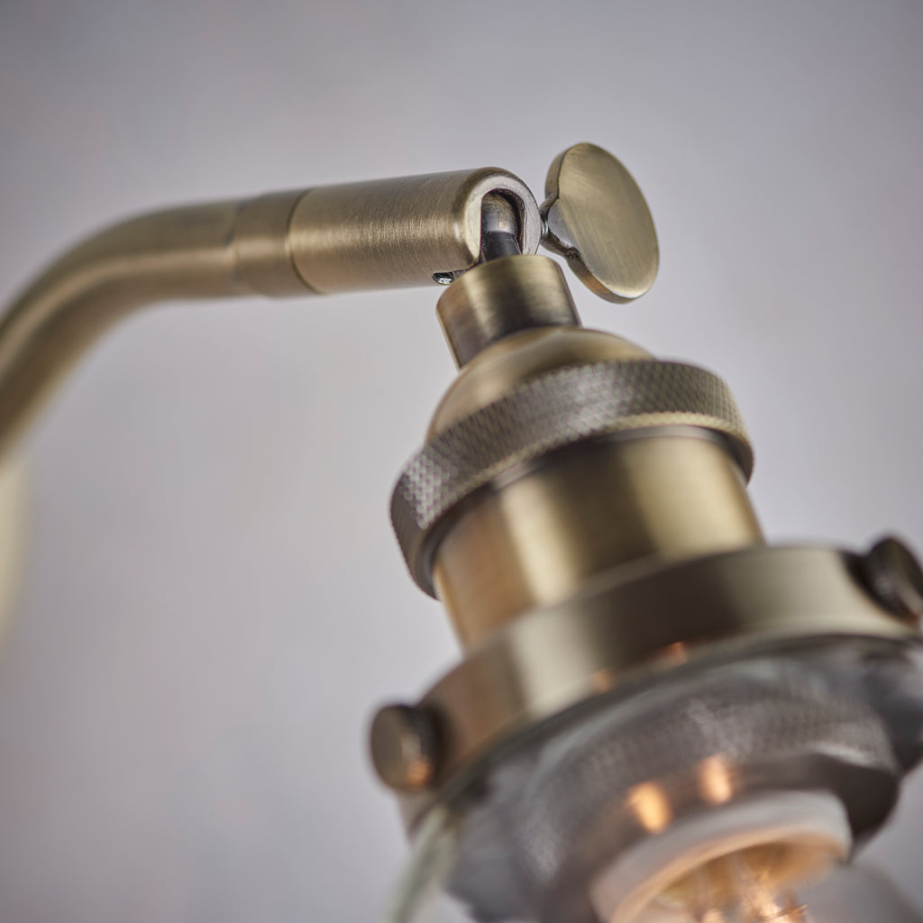 Hansen Wall Light