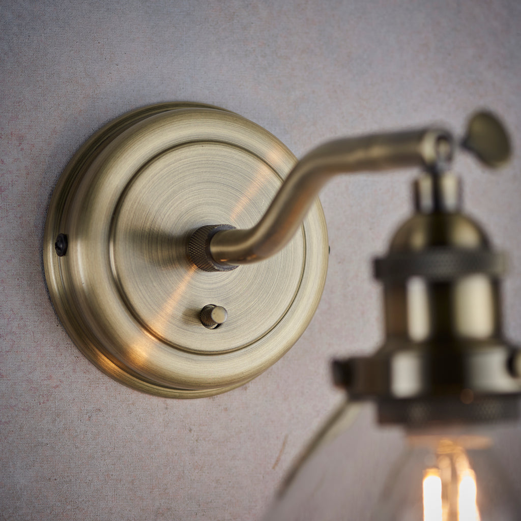 Hansen Wall Light