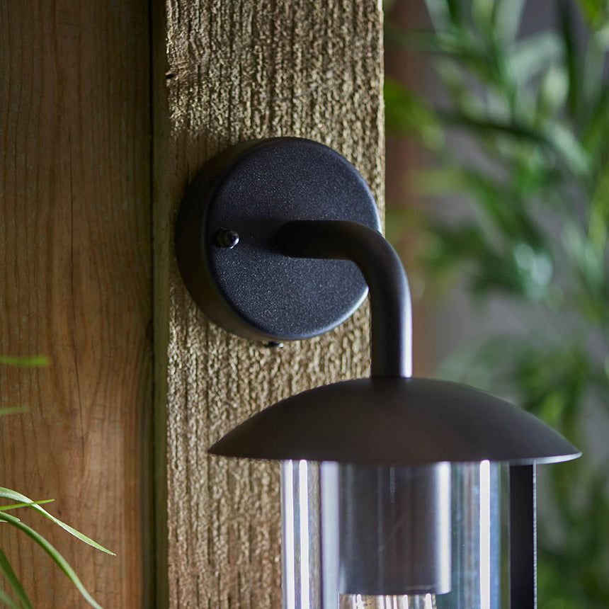 Quinn Outdoor Wall Light