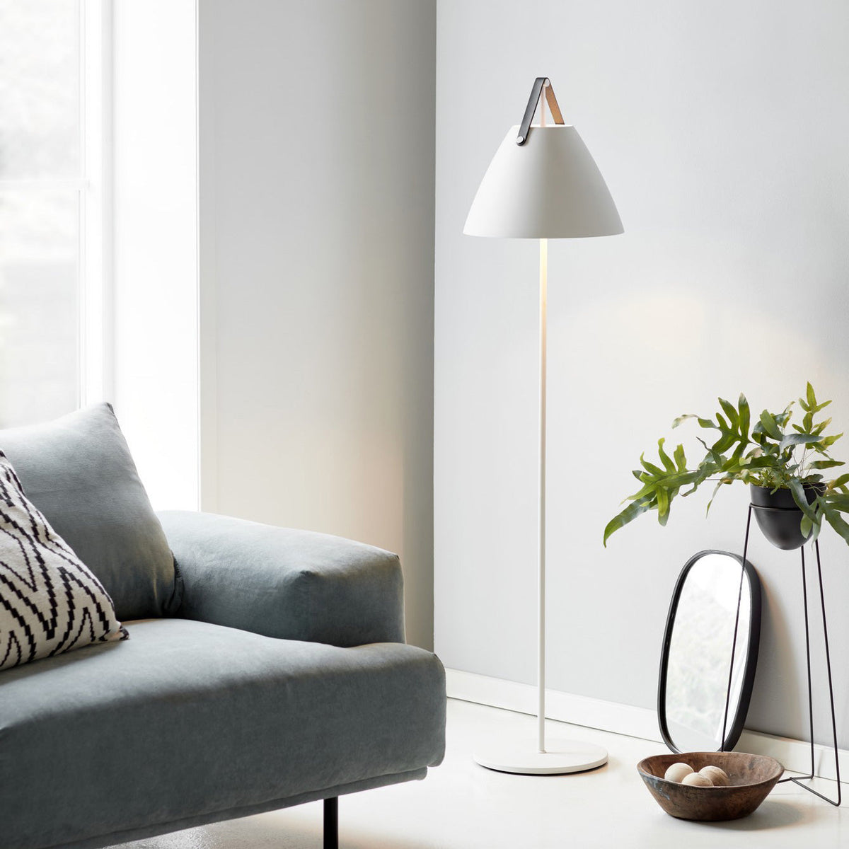 Strap Floor Lamp