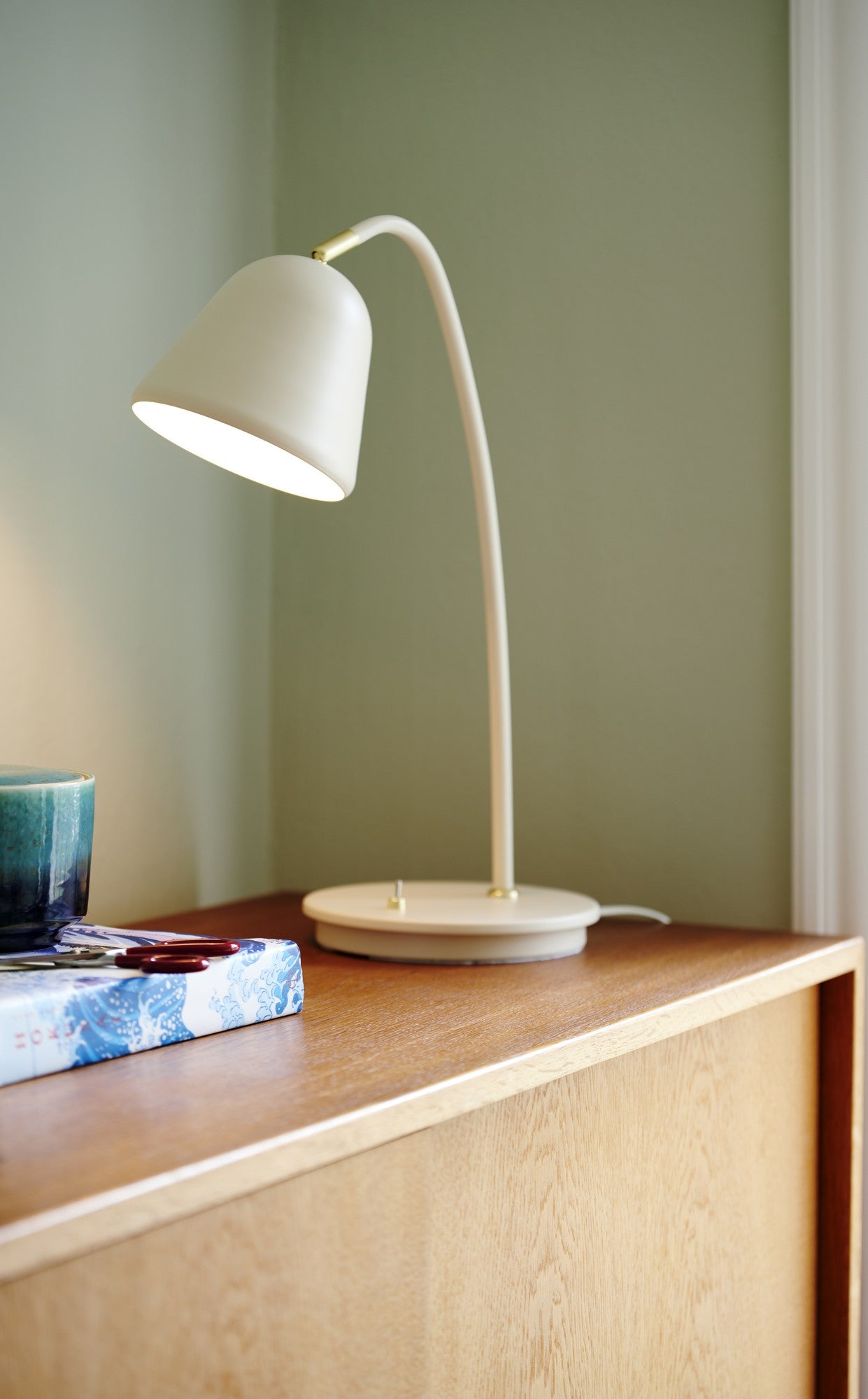 Fleur Desk Lamp, Beige