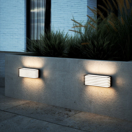 Fluctus 28 Outdoor Wall Light, Black