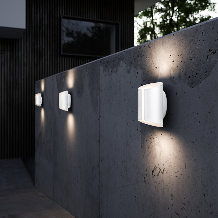 Grip Smart Wall Light