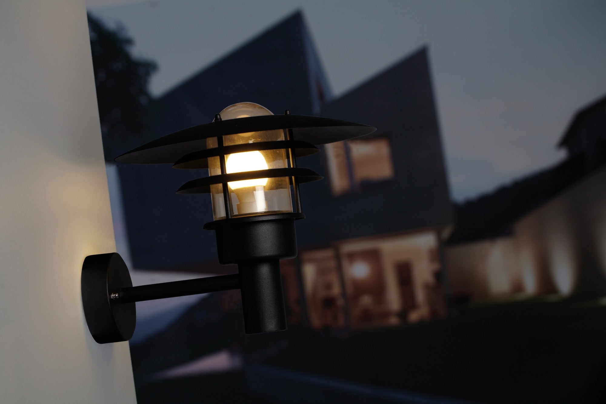 Lonstrup 32 Wall Light, Black