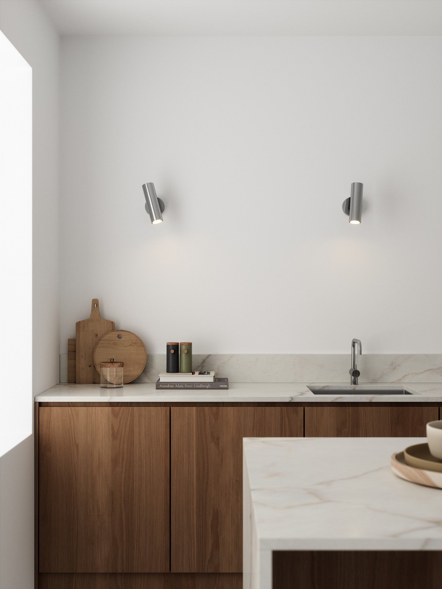 MIB 6 Wall Light
