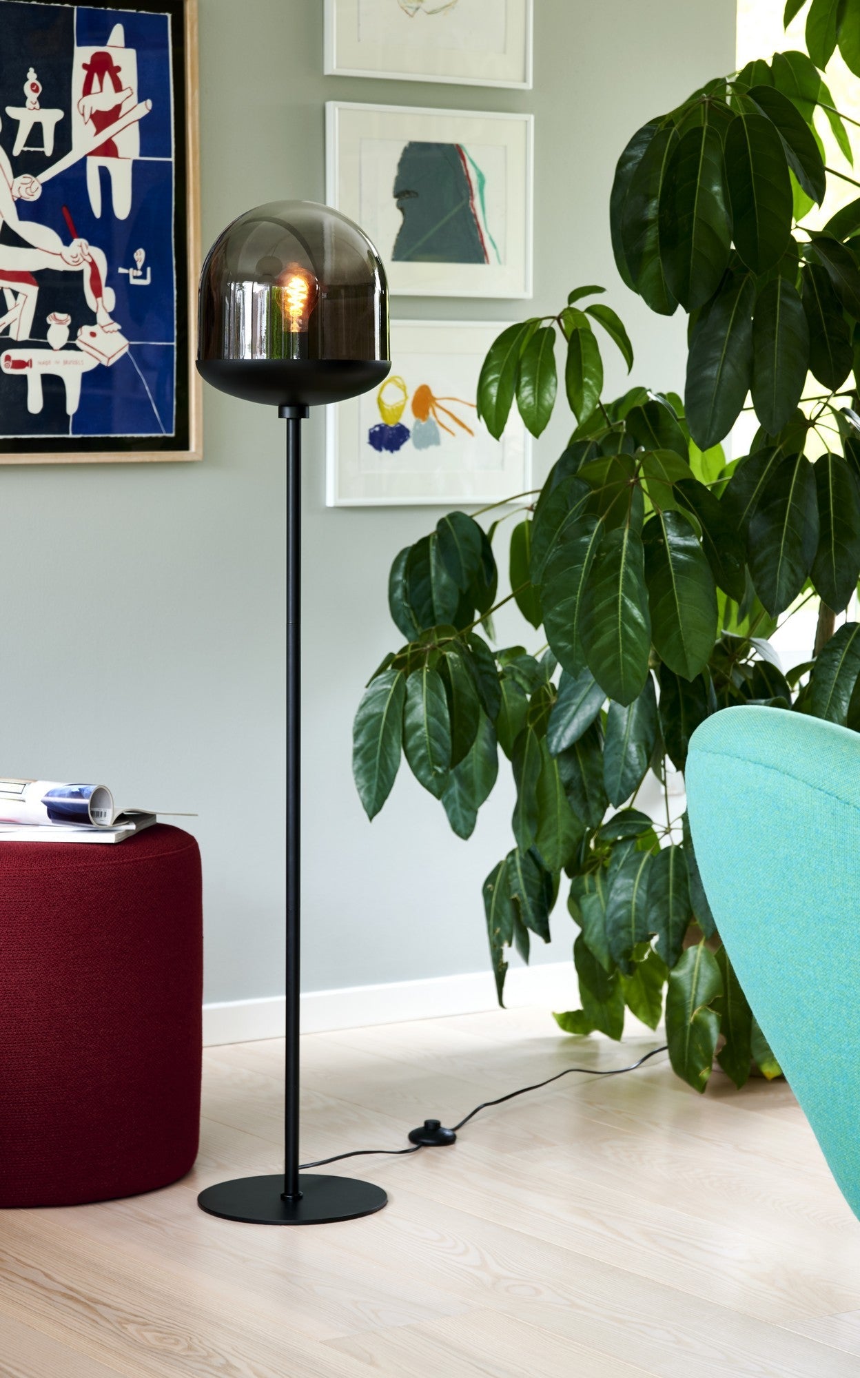 Magia Floor Lamp, Black/Smoked