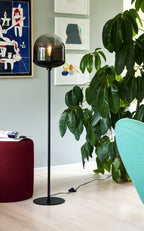 Magia Floor Lamp, Black/Smoked