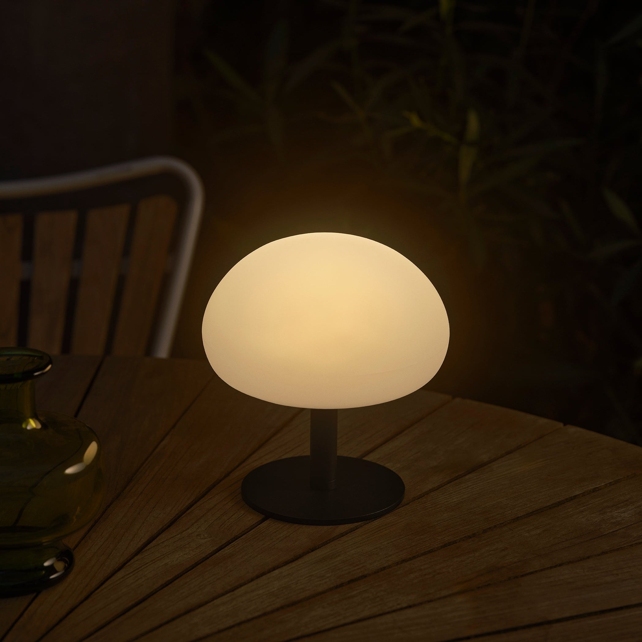 Sponge 20 Rechargeable Table Lamp, Black/Opal