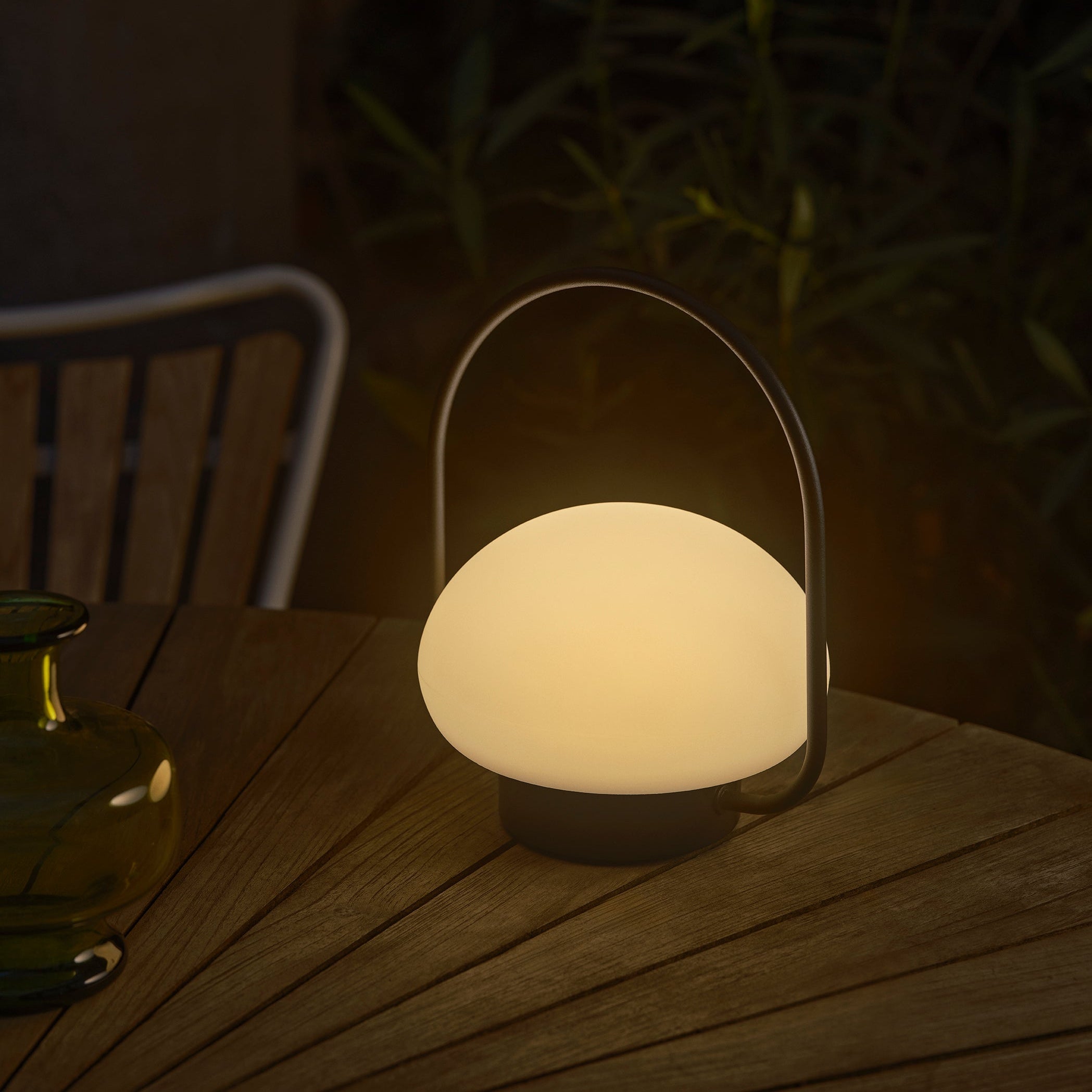 Sponge To-Go Rechargeable Lamp, Black/Opal
