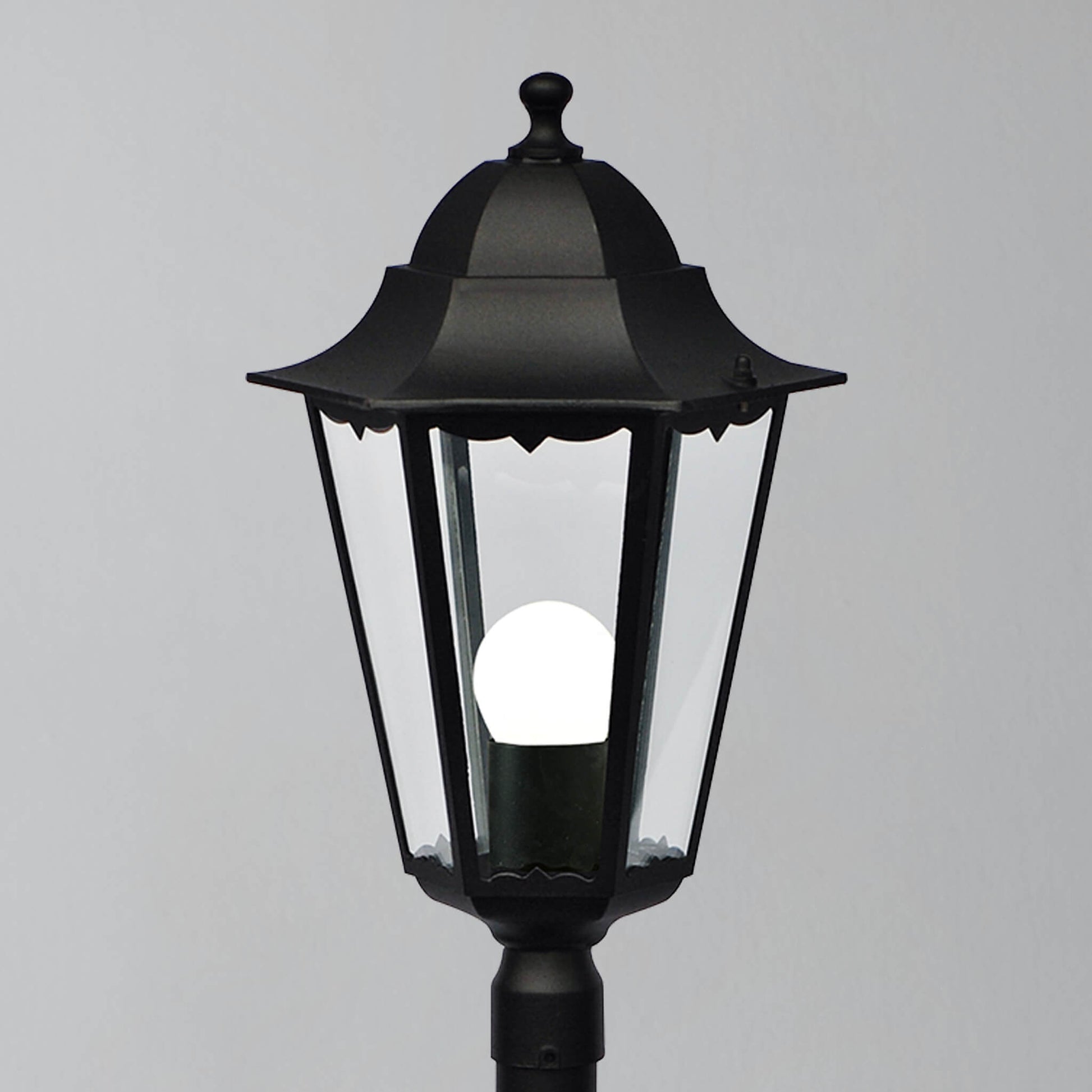 Cardiff Traditional Post Light, Black