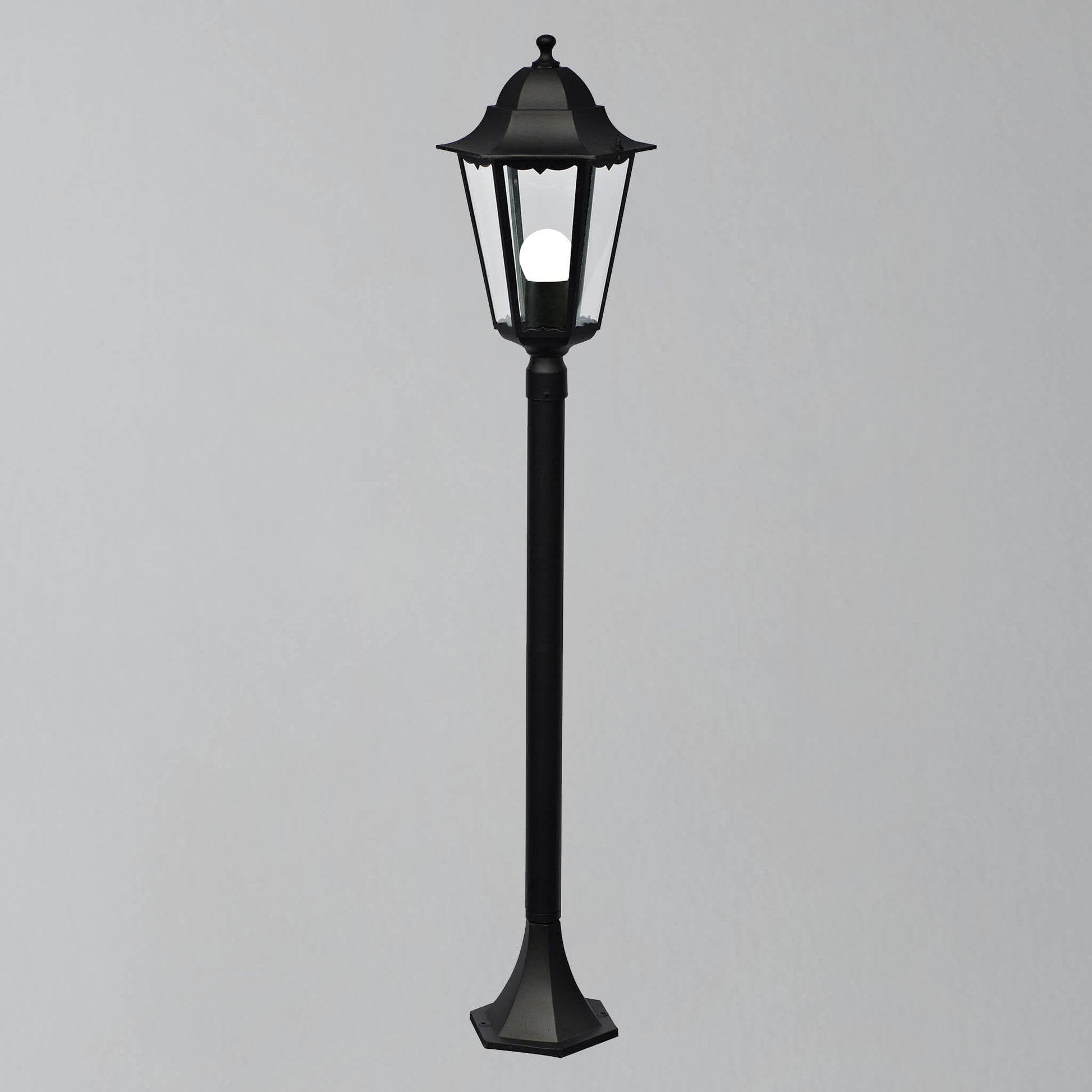 Cardiff Traditional Post Light, Black