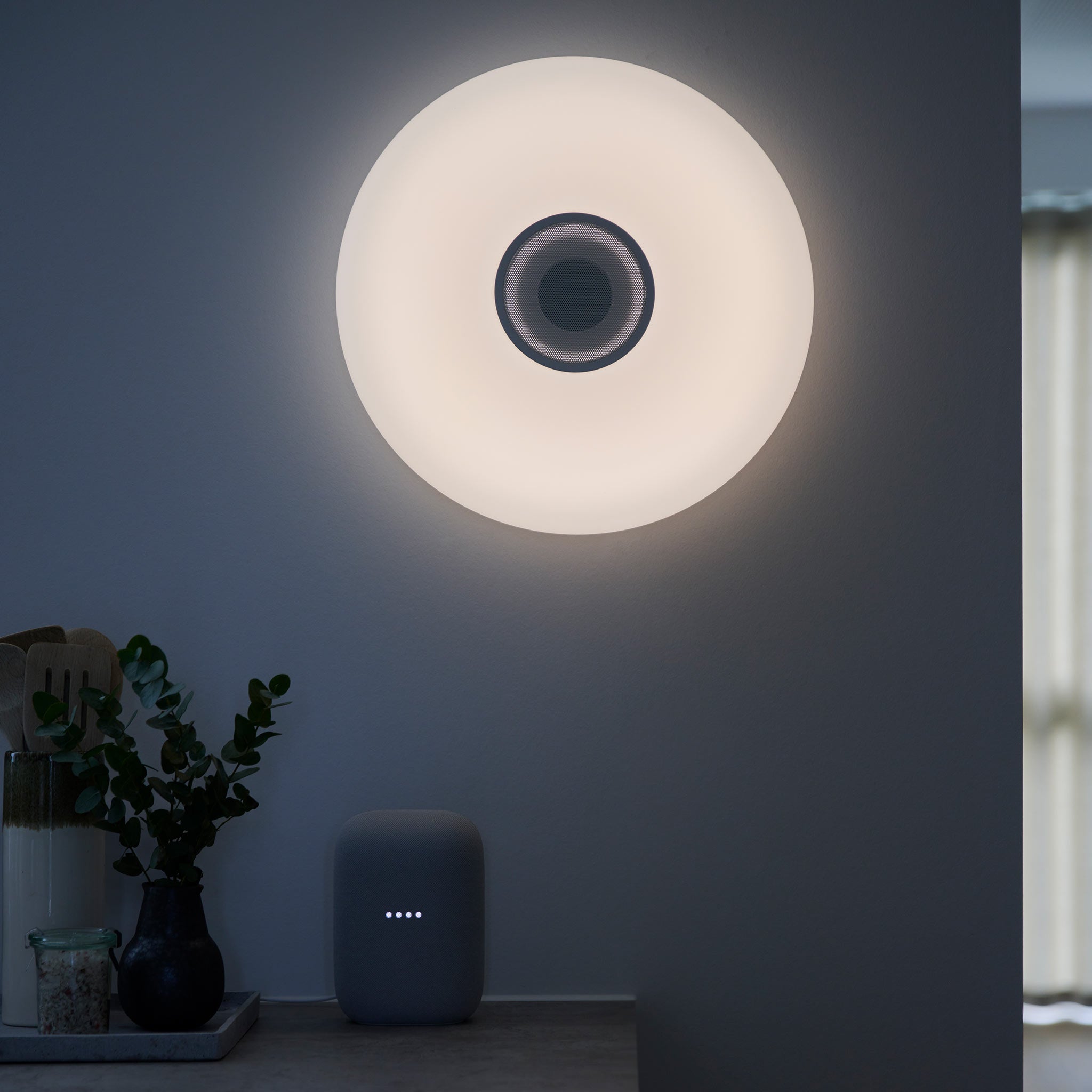 Djay Smart Light with Bluetooth Speaker, IP54