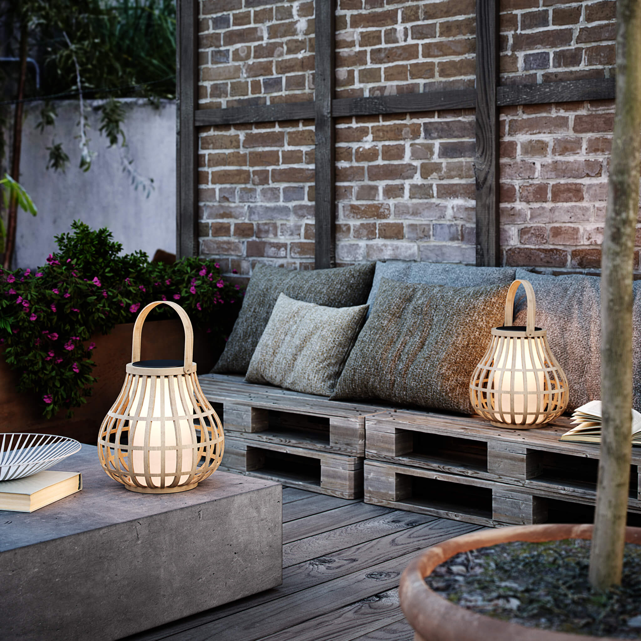Leo To-Go Bamboo Solar Rechargeable Lamp
