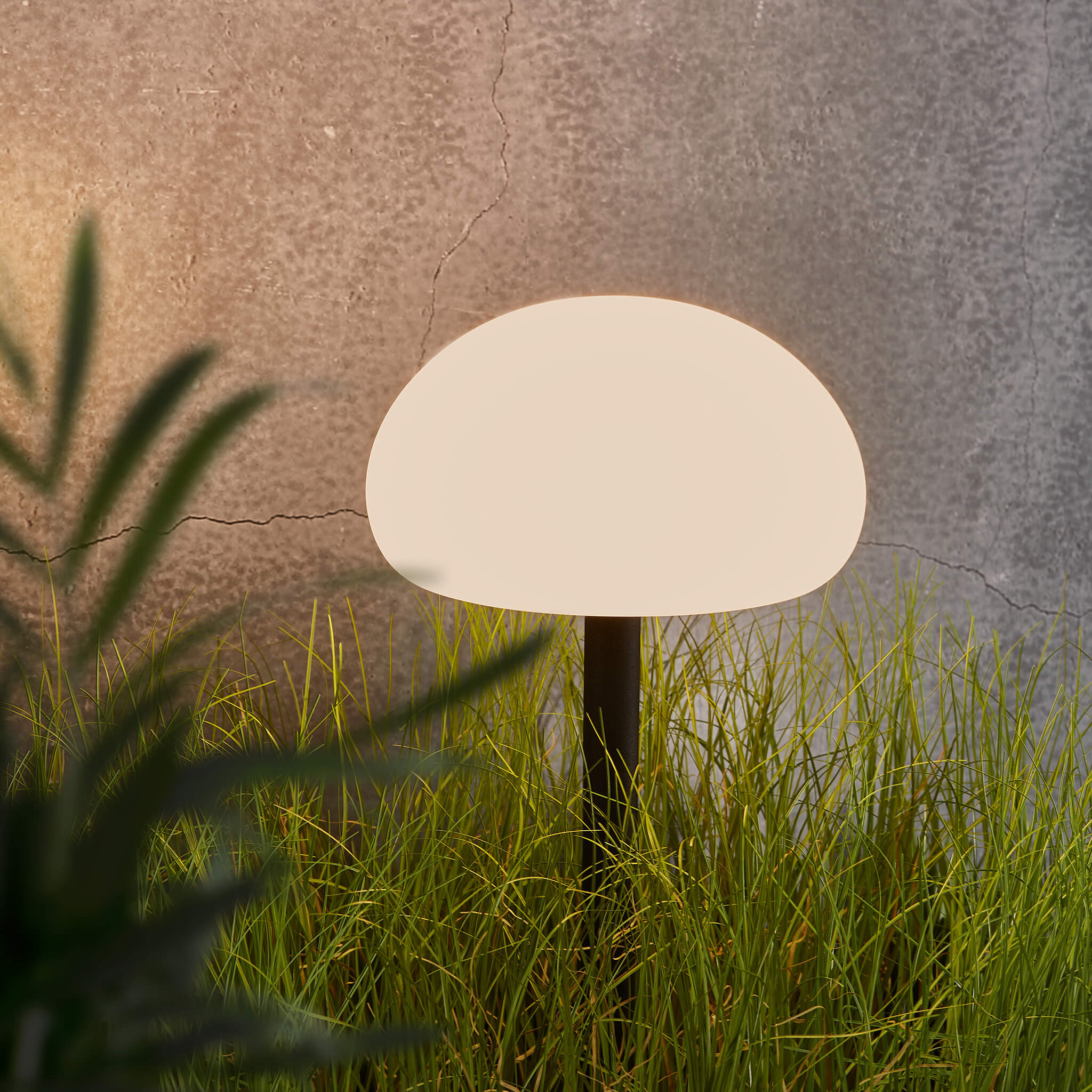 Sponge Rechargeable Spike Lamp, Black/Opal
