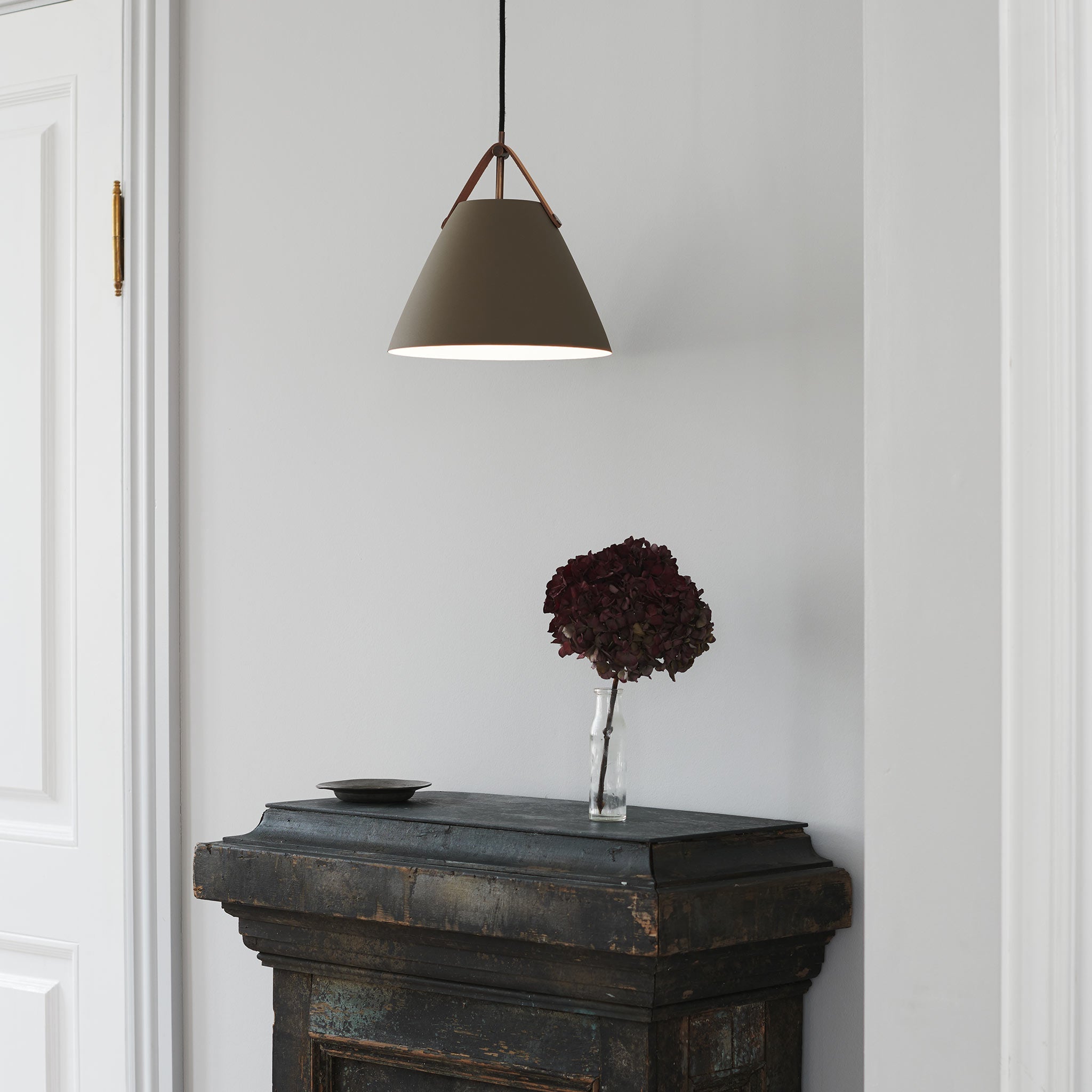 Strap 27 Pendant Light, Beige