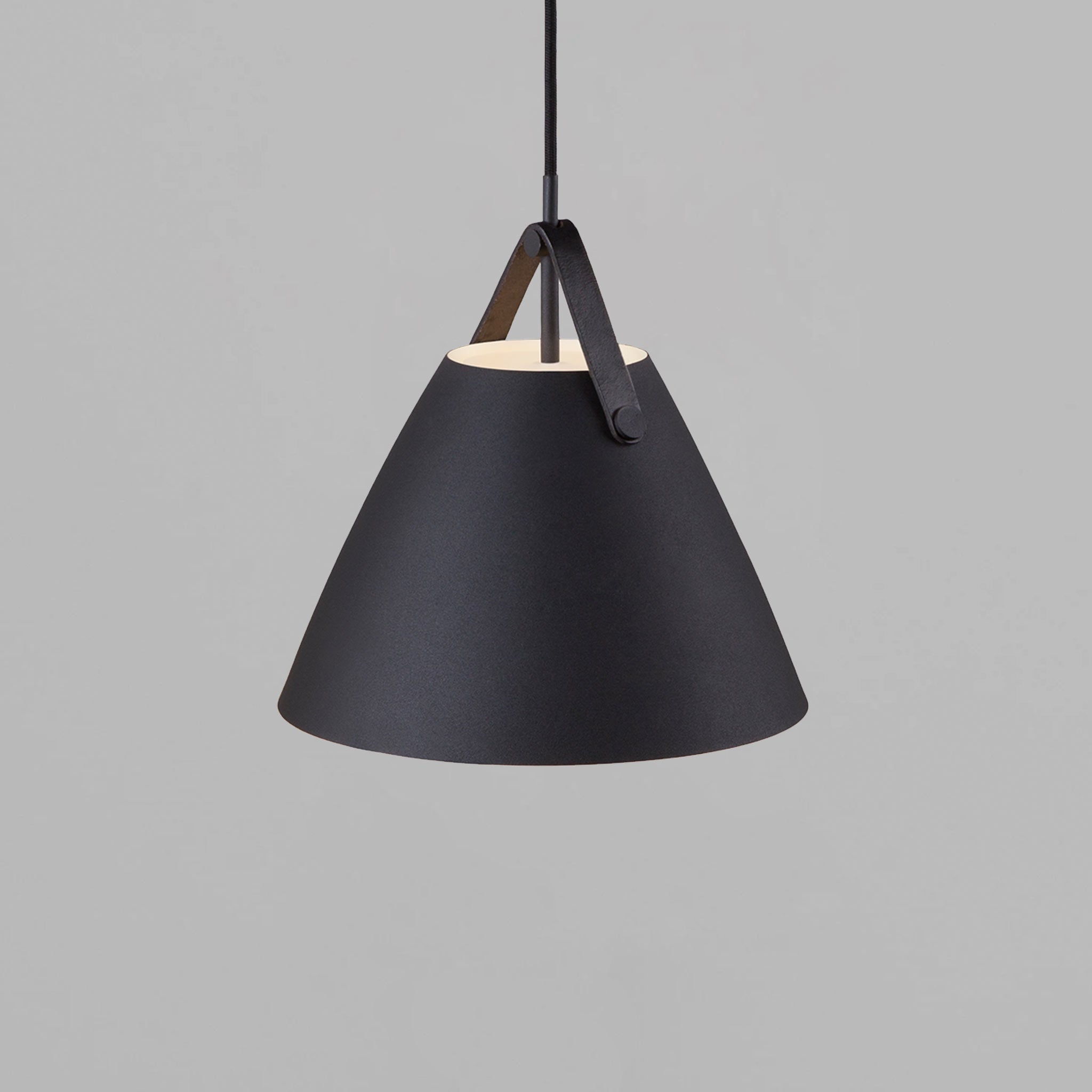 Strap 27 Pendant Light, Black