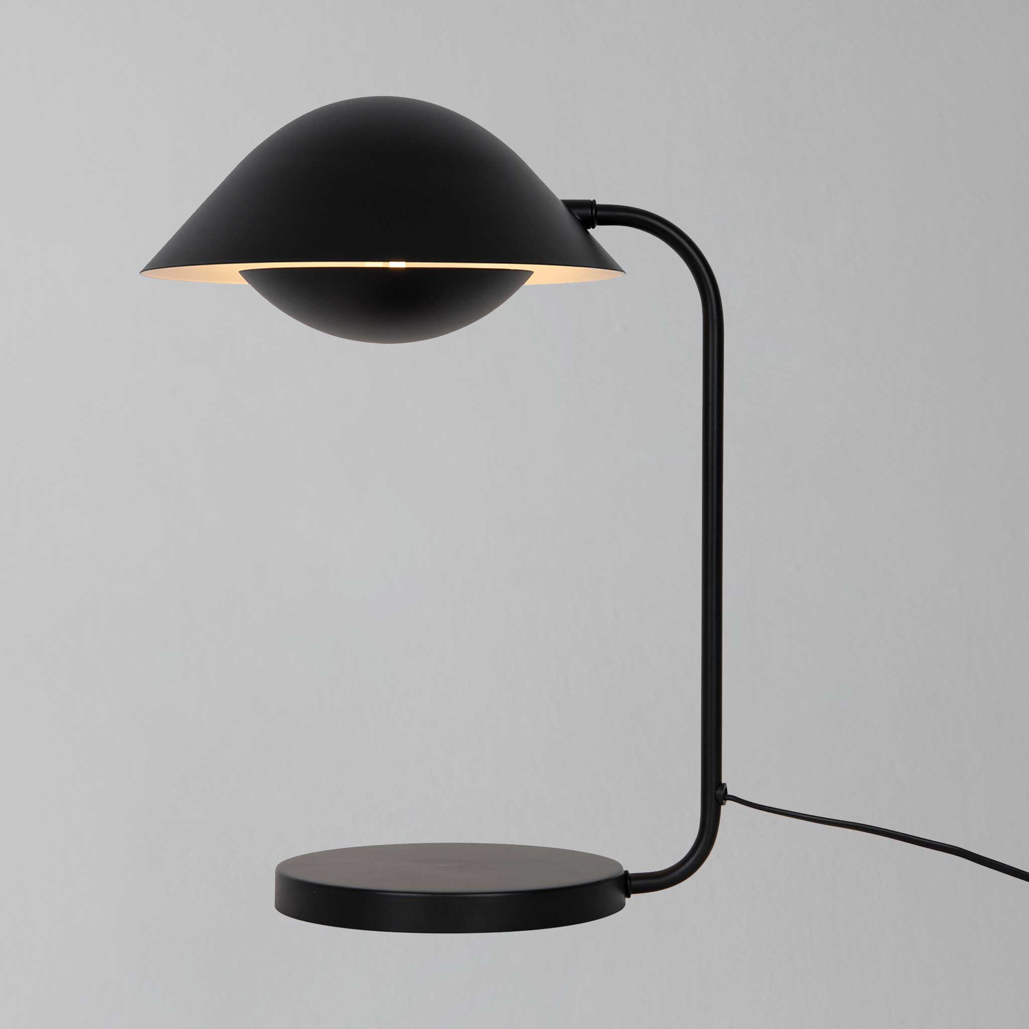 Frea shop table lamp