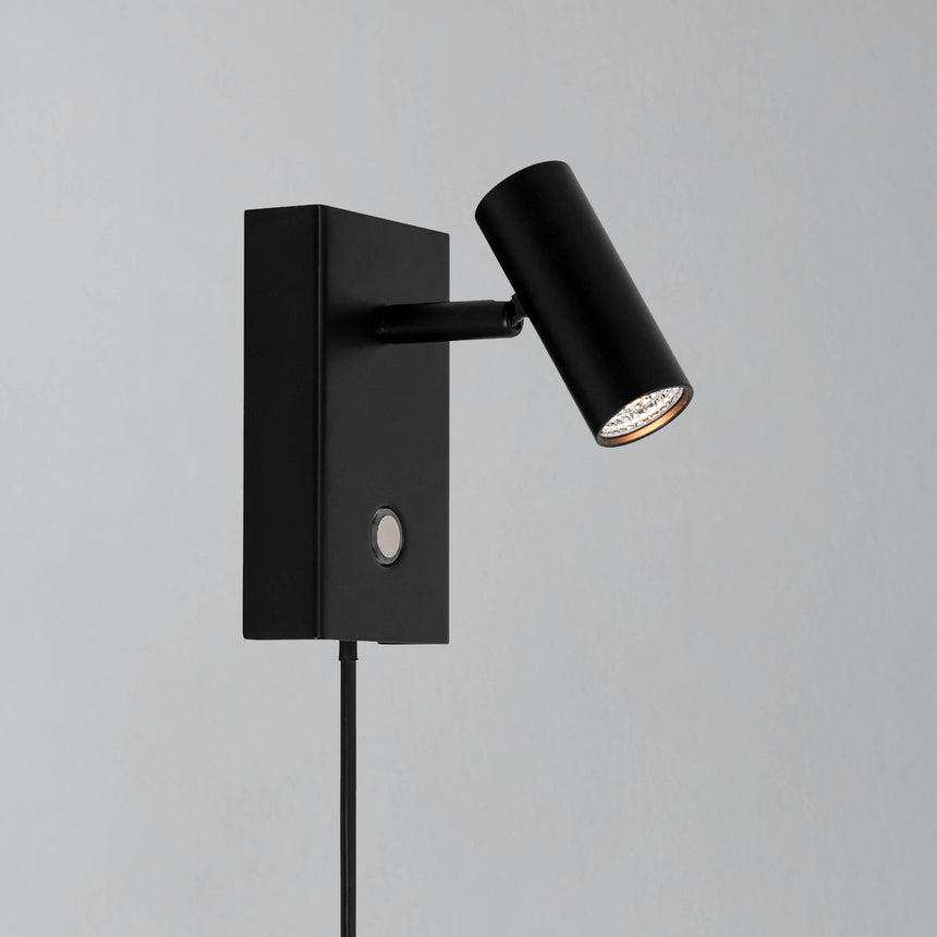 Omari LED MoodMaker Wall Light